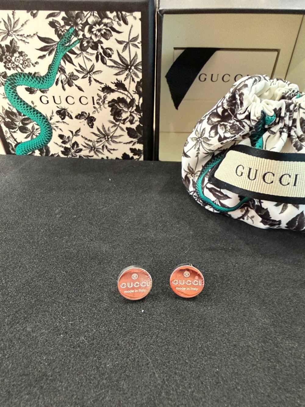 Gucci sterling silver Logo Round Stud Earrings NEW - Picture 3 of 6